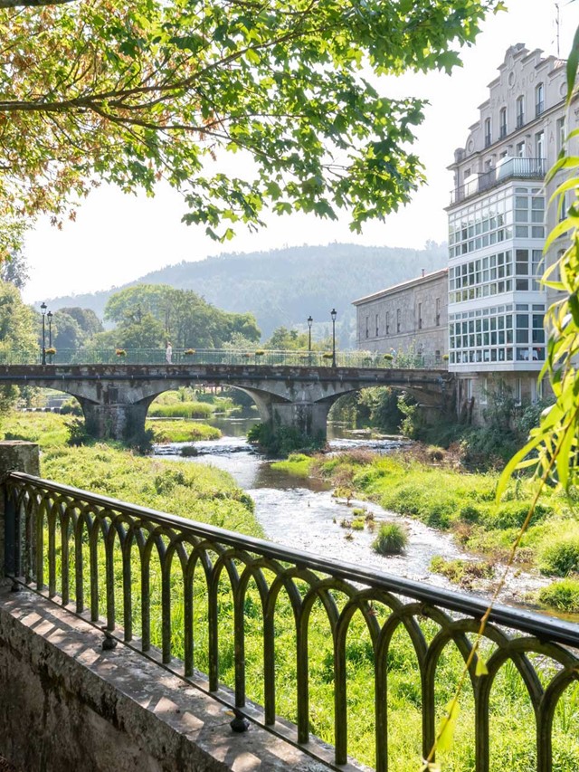  Conoce Caldas de Reis con nosotros